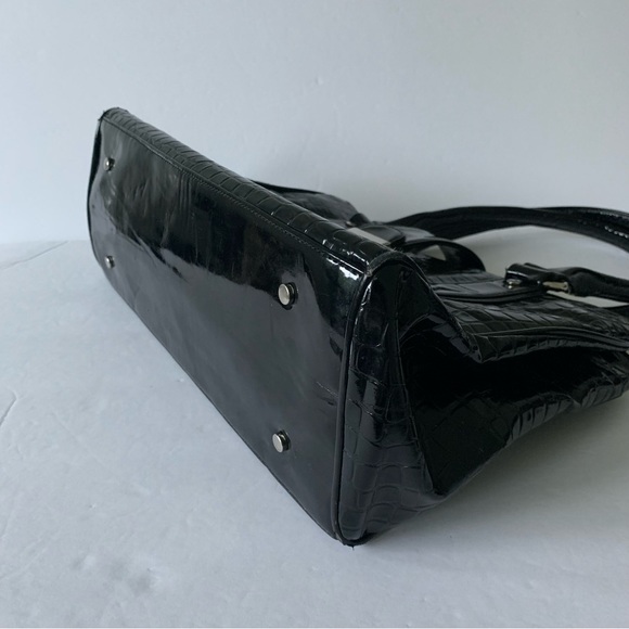 Authentic Gucci mini purse black crocodile print locking purse suede lining - Picture 14 of 15